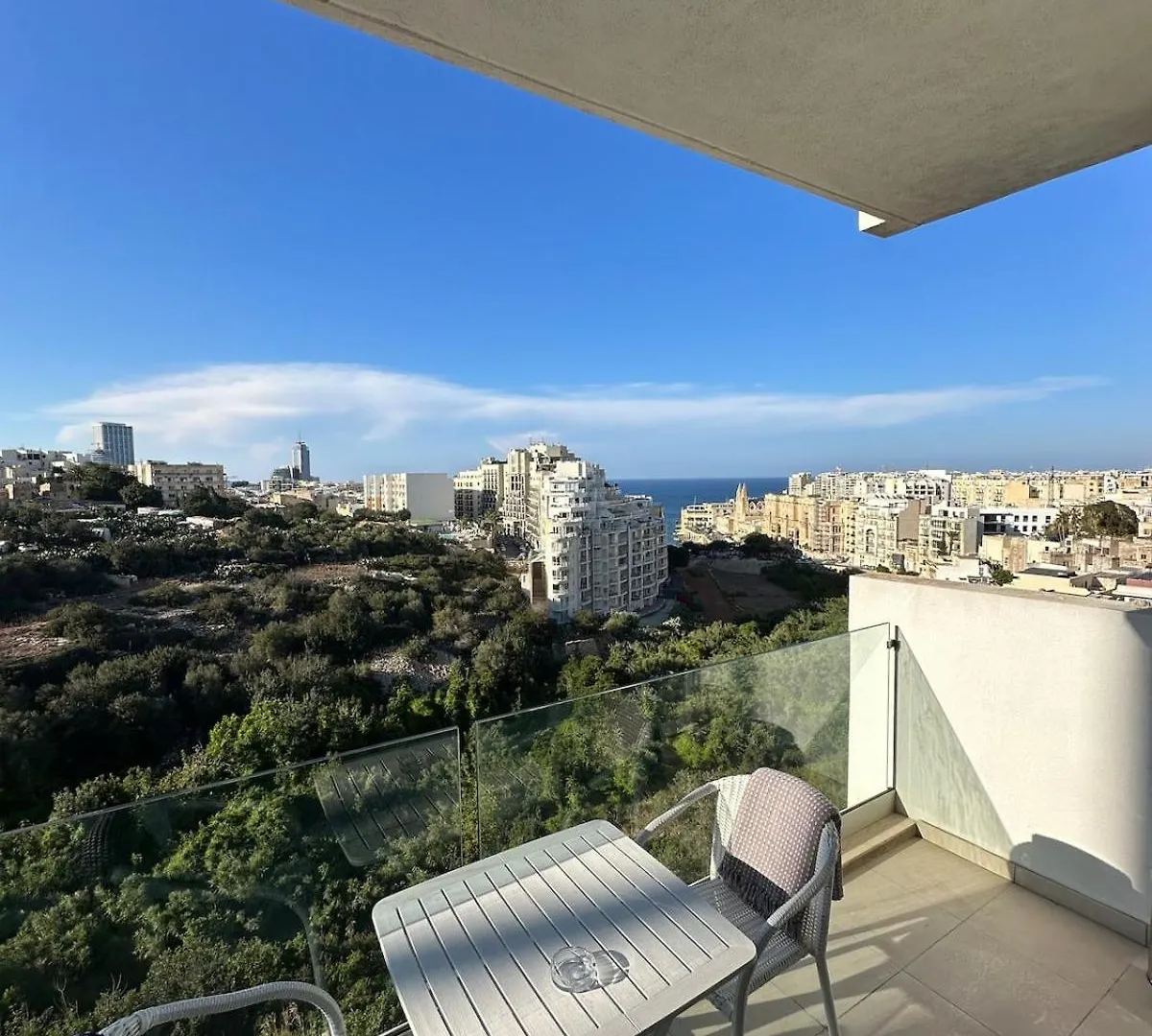 House With Sea Views In The City Center St. Julian's 0*,